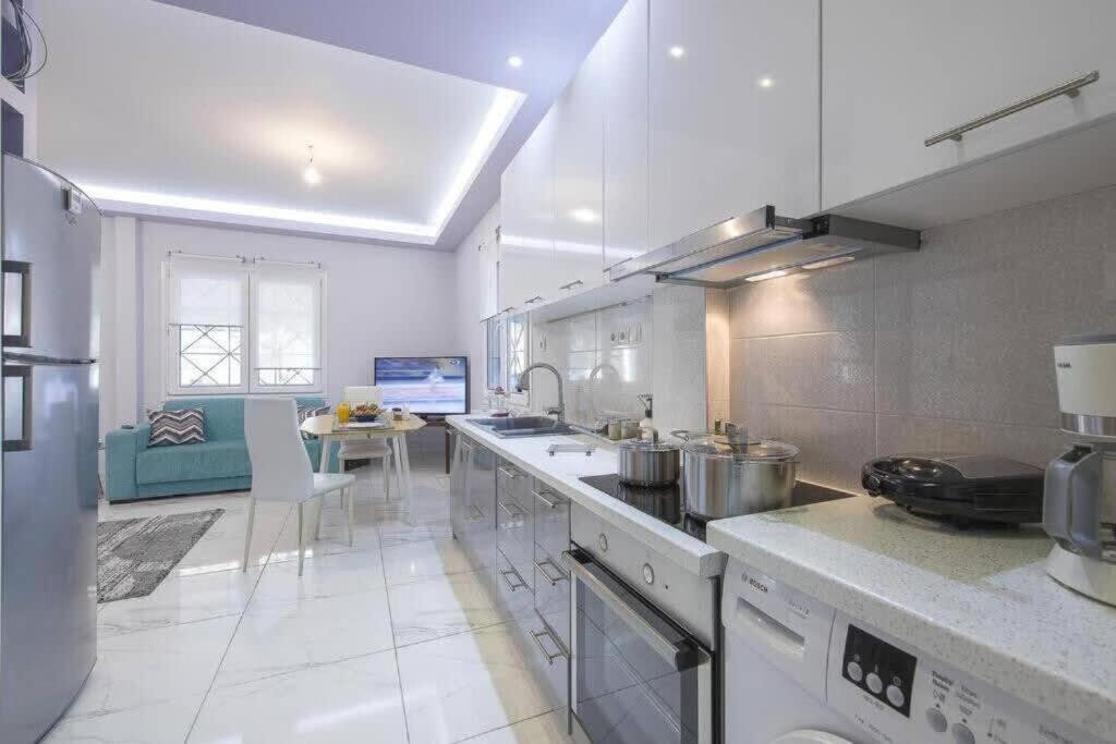 Modern Fully-Equipped House, 5 Min Walk From Metro Villa Athens Exterior photo